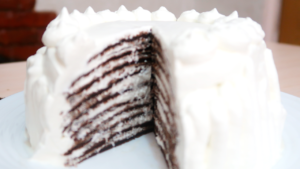 блинный торт со взбитыми сливками