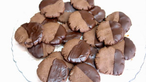 Шоколадное печенье в шоколадной глазури