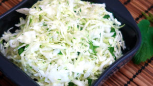 Салат из молодой капусты с зеленью