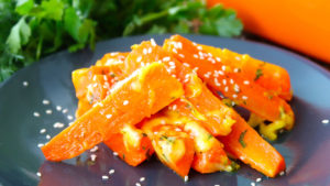 Пикантная морковь в духовке